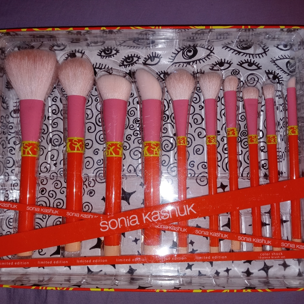 Sonia Kashuk Color Shock 10 piece brush set New in box